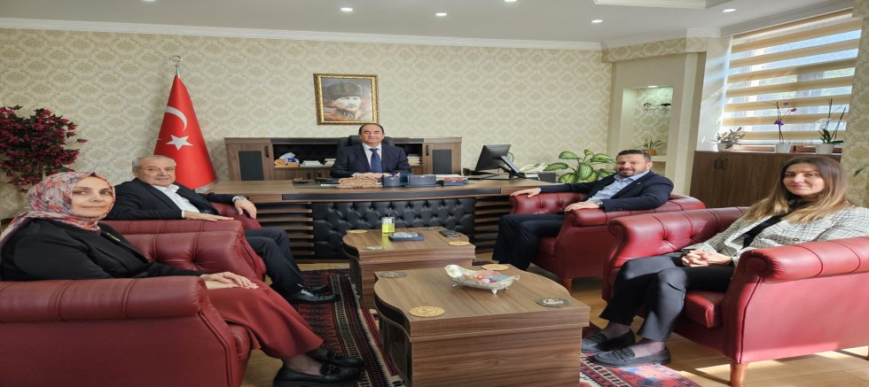 AK Parti İl Başkanı Mehmet Aydemir Gönen’e Nefes Olacak Gençlik Merkezi Proje Alanını İnceledi